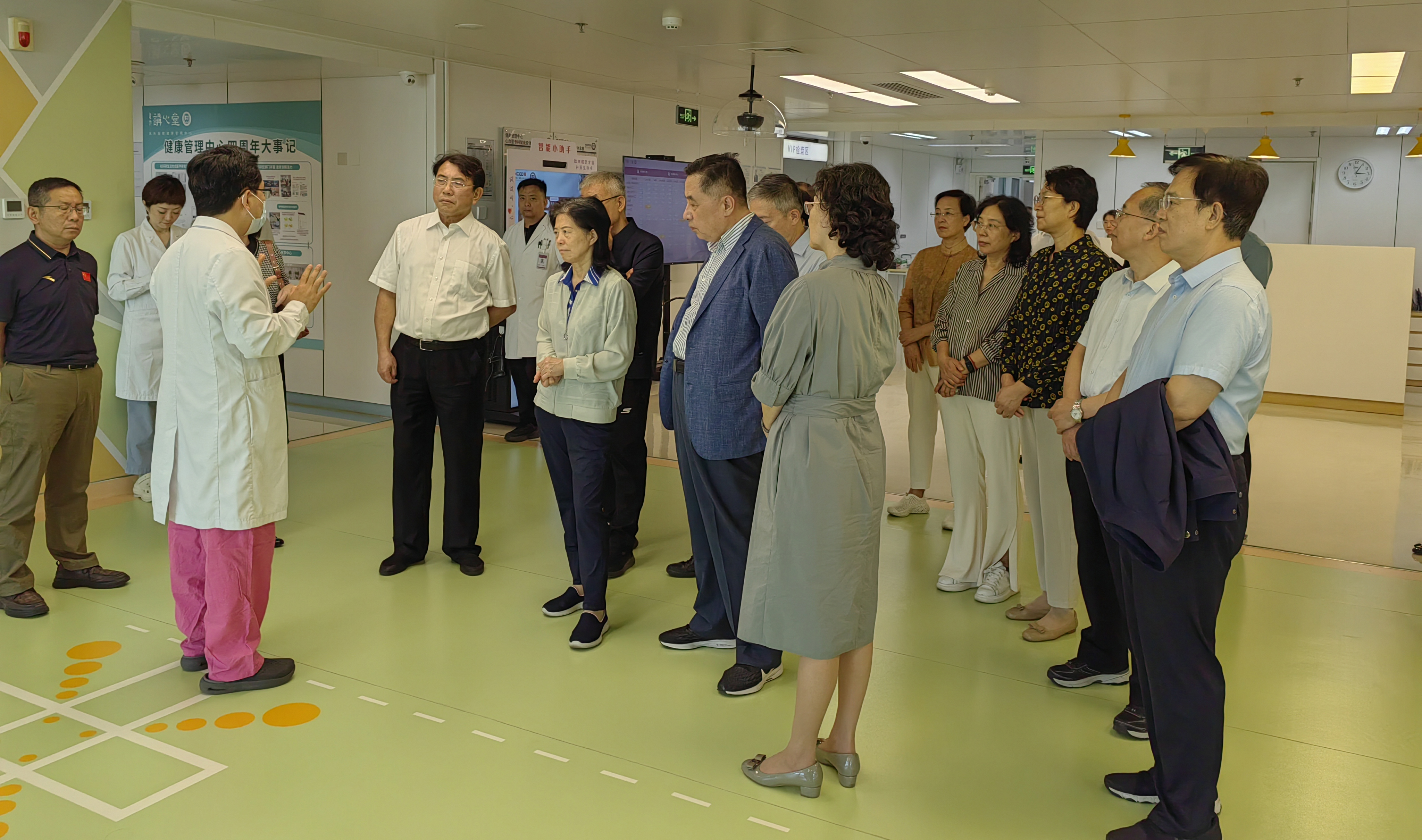 市人大专题调研组赴阜外医院调研