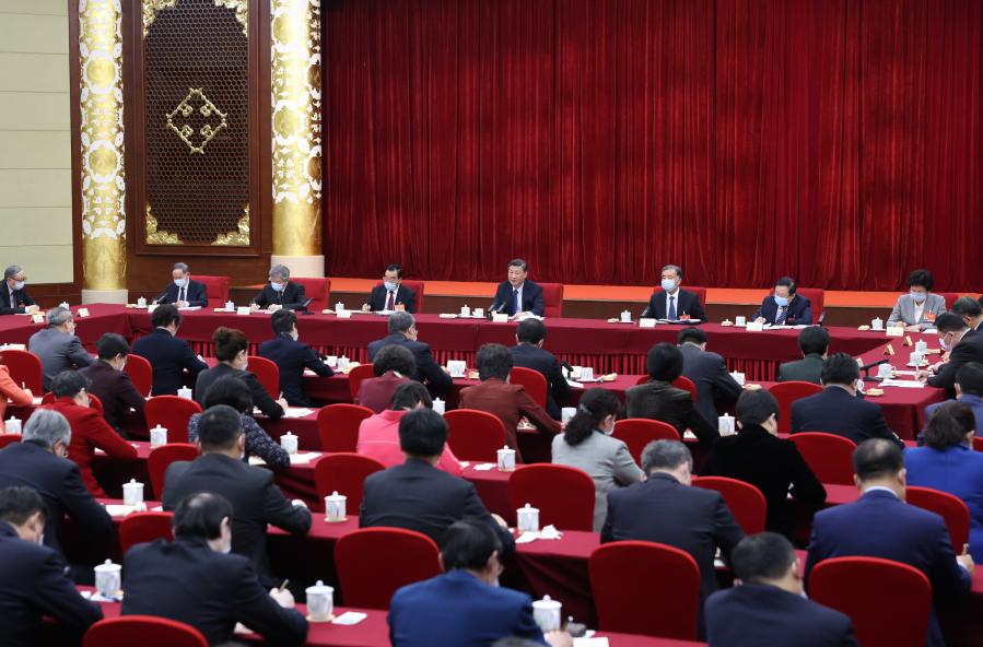 3月6日，习近平总书记参加医药卫生界、教育界委员联组会。