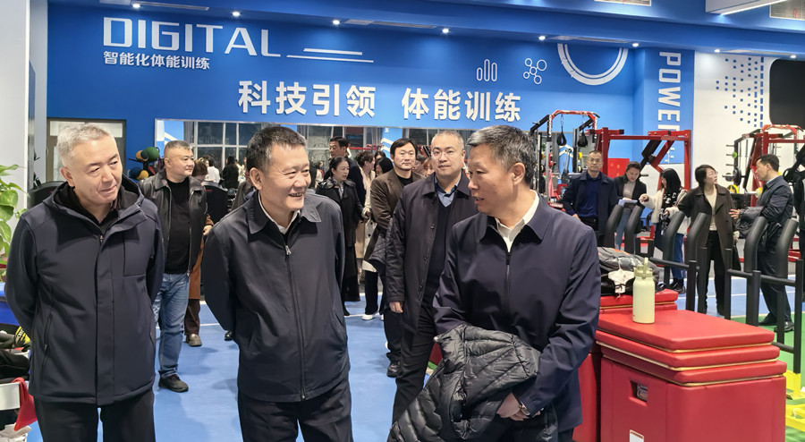 市人大社会建设委员会和体育代表小组调研体育工作