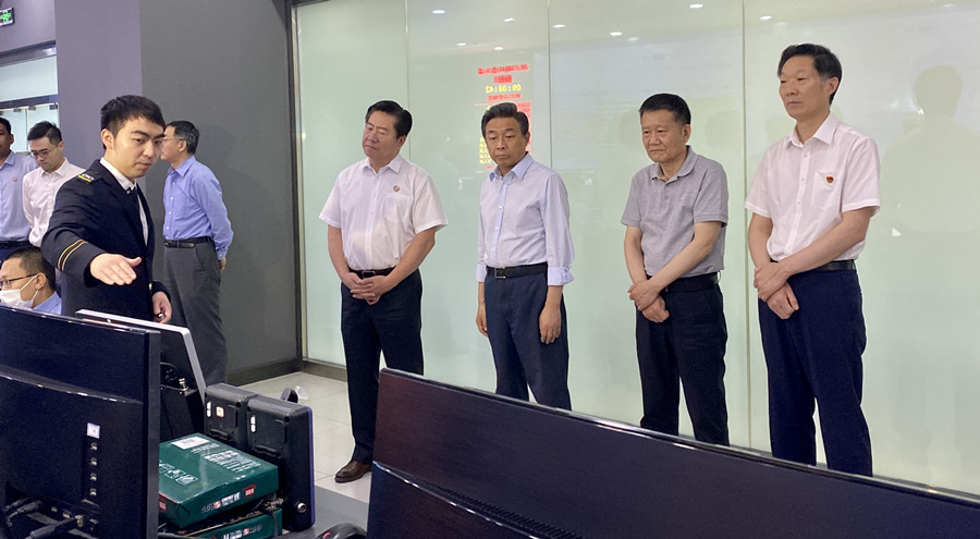 侯君舒副主任带队赴丰台区开展就业专项工作监督调研