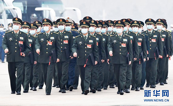 第十三届全国人民代表大会第四次会议在北京人民大会堂开幕 图为全国人大代表走向会场 第十三届全国人民代表大会第四次会议在北京人民大会堂开幕 图为全国人大代表走向会场