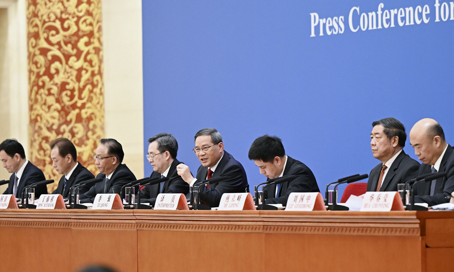 李强总理出席记者会并回答中外记者提问——采访现场