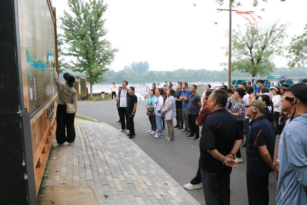 2怀柔区喇叭沟门满族乡联合长哨营满族乡人大组织开展代表参观学习活动.JPG