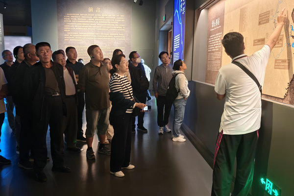 3怀柔区雁栖镇人大组织区镇两级代表开展参观学习活动.jpg 3怀柔区雁栖镇人大组织区镇两级代表开展参观学习活动.jpg