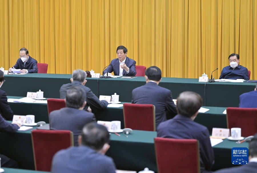 栗战书.jpg