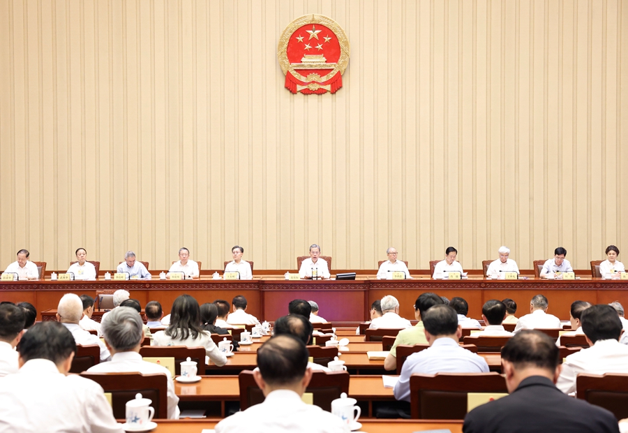 赵乐际主持十四届全国人大常委会第二十三次会议闭幕会并作讲话强调 加强立法全过程宣传解读 使立法过程成为普及法律知识弘扬法治精神的过程.jpg