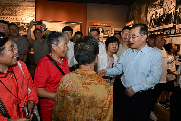 张庆伟率队到贵州开展旅游法执法检查3.jpg
