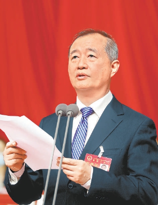 李伟同志主持会议