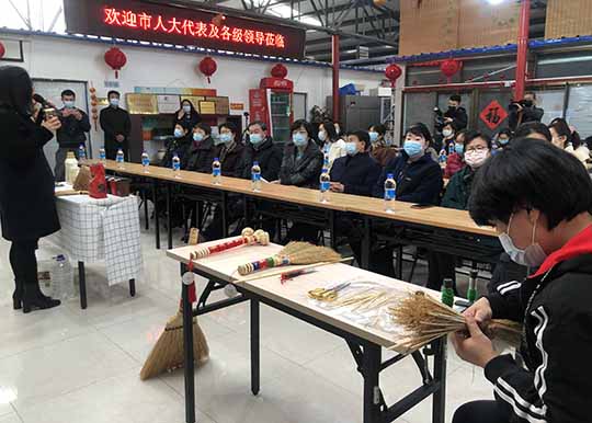 市人大妇女代表小组开展庆祝“三八”国际妇女节调研活动