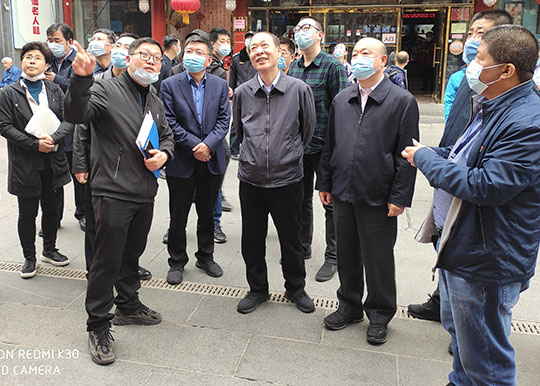 市人大常委会副主任张清带队开展《北京市户外广告设施、牌匾标识和标语宣传品设置管理条例》立法调研