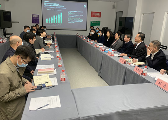 市人大常委会副主任闫傲霜带队调研群众体育健身大数据情况