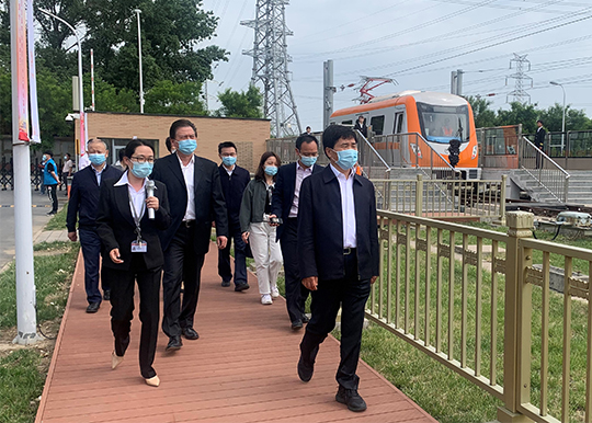 市人大常委会副主任杜飞进、庞丽娟带队赴昌平区调研职业教育发展情况