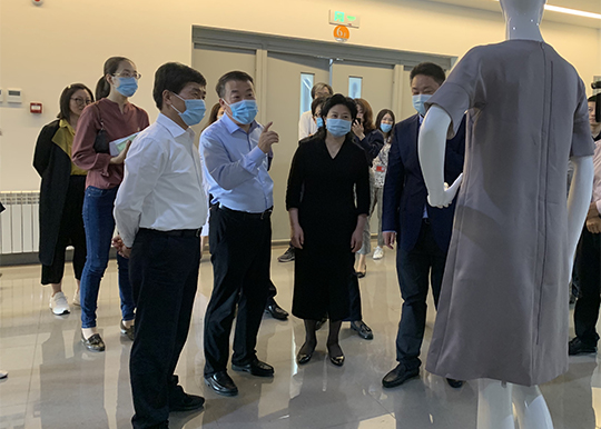 市人大常委会副主任杜飞进、庞丽娟带队赴顺义区调研职业教育发展情况