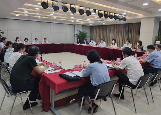 市人大常委会副主任李颖津深入牛街街道人大代表之家就《北京市接诉即办条例(草案)》征求意见建议