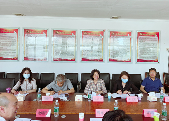 城建环保办、机关党委、人事室结合“我为群众办实事”实践活动到通州区唐大庄村走访调研