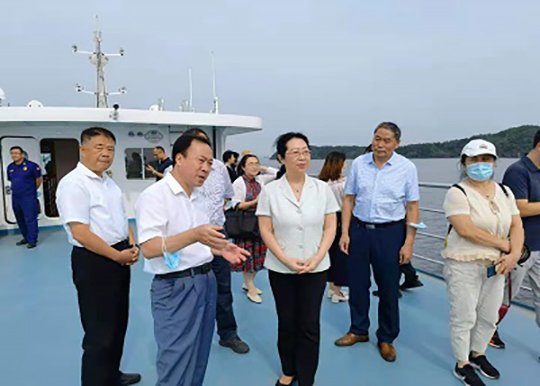 闫傲霜副主任率队赴密云区开展执法检查