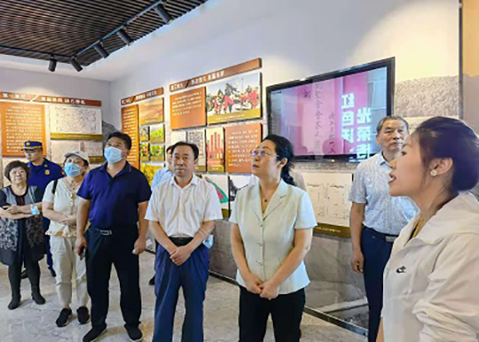 闫傲霜副主任率队赴密云区开展执法检查