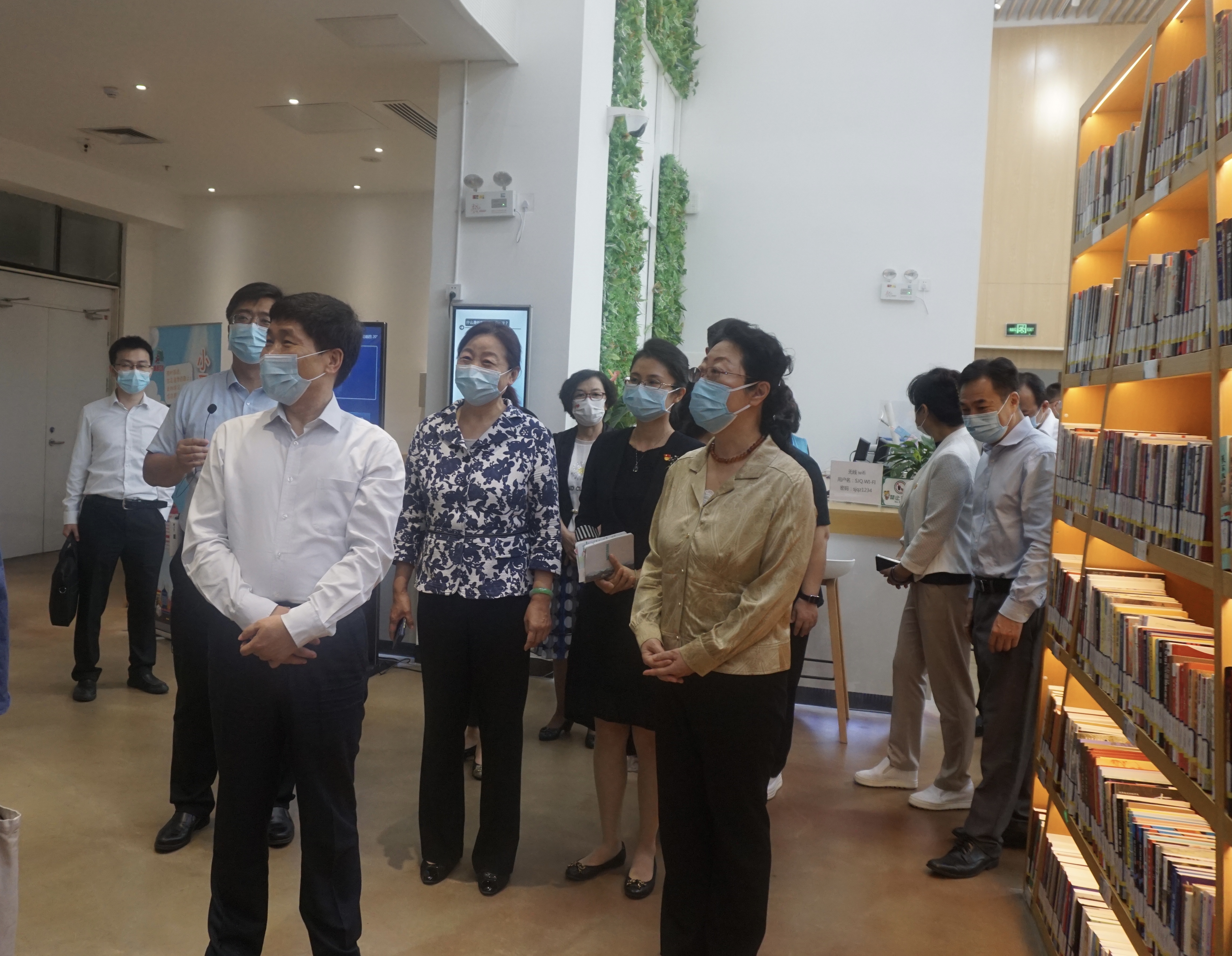 杜飞进、闫傲霜副主任赴海淀开展《北京市公共文化服务保障条例》立法调研