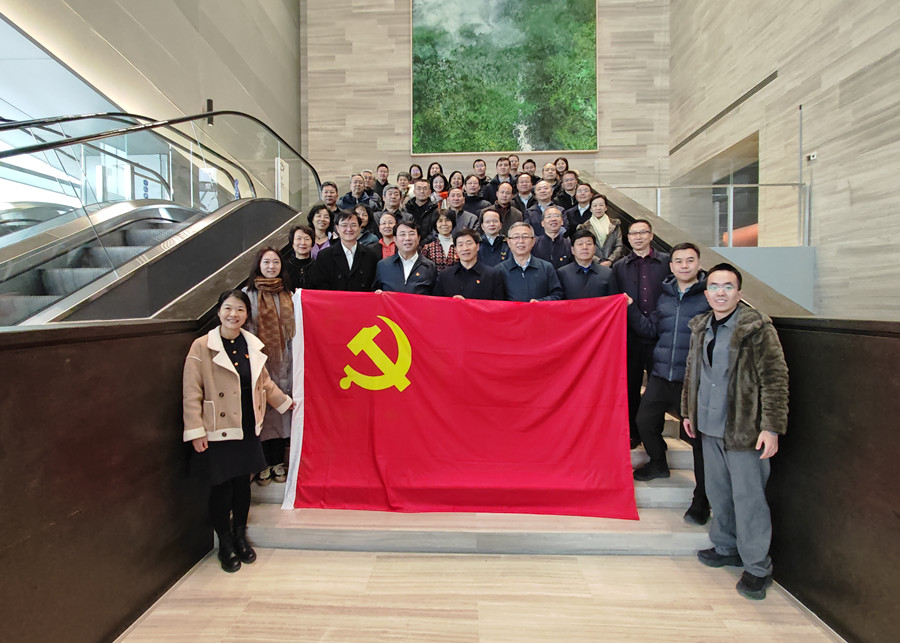 杜飞进、于军同志带队赴城市副中心三大文化建筑开展主题党日活动