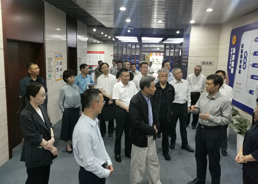 市人大常委会执法检查组检查大兴区、经开区工会“一法一办法”实施情况