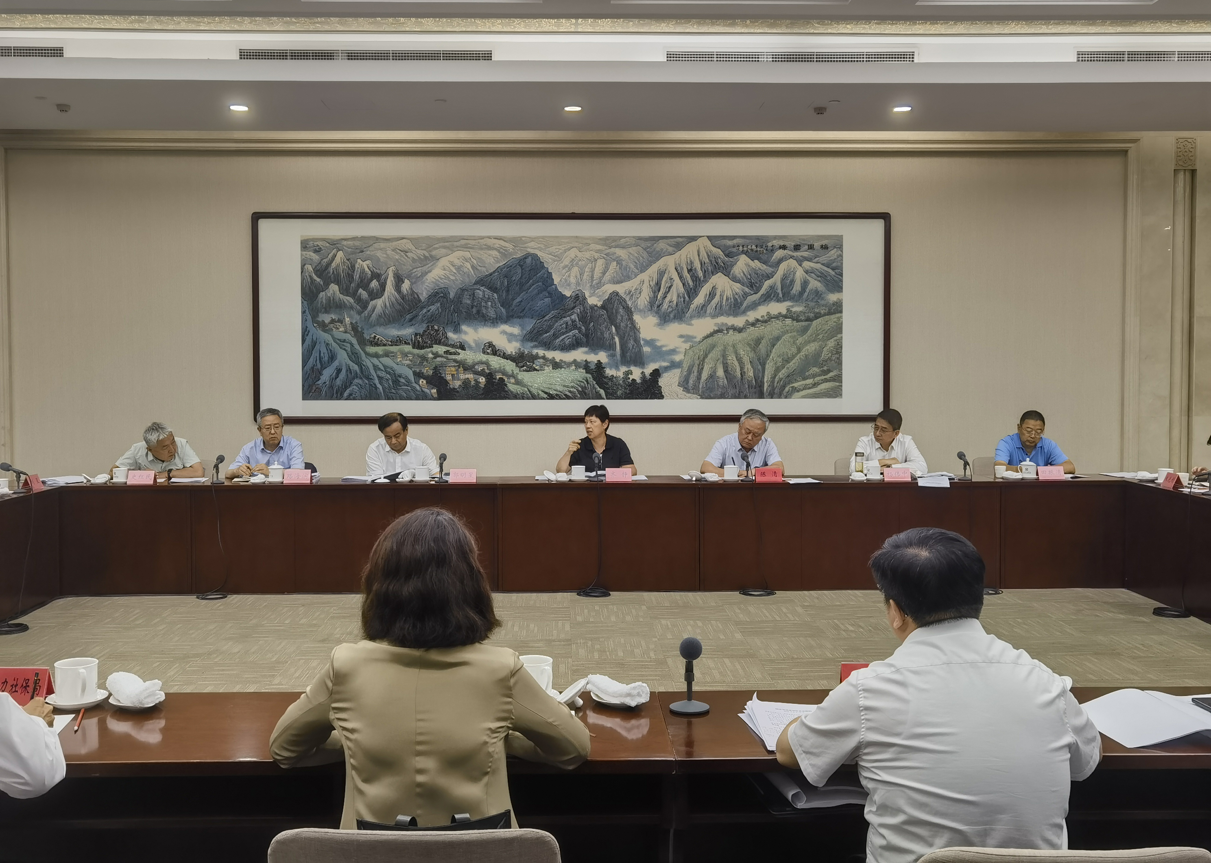 市人大财经委员会召开第三十四次（扩大）会议