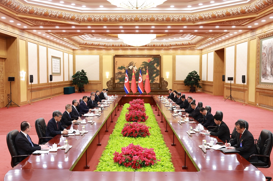 习近平会见朝鲜内阁总理朴泰成2.jpg 习近平会见朝鲜内阁总理朴泰成2.jpg