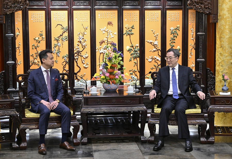 丁薛祥会见世界知识产权组织总干事邓鸿森.jpg 丁薛祥会见世界知识产权组织总干事邓鸿森.jpg