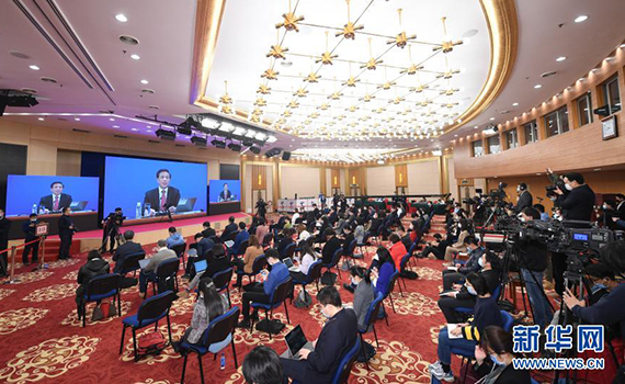 十三届全国人大四次会议举行新闻发布会 图为分会场