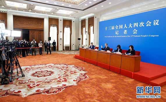 王毅回答中外记者提问 王毅回答中外记者提问
