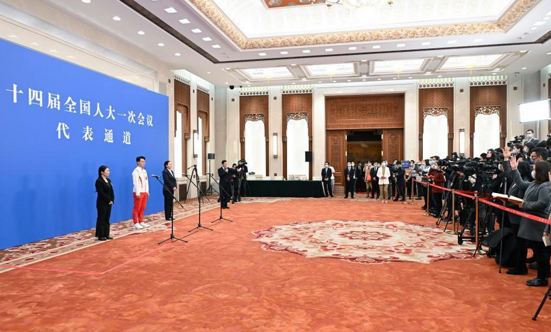 十四届全国人大一次会议第三场“代表通道”