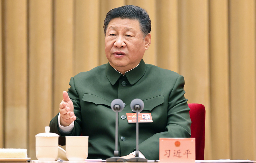习近平出席解放军和武警部队代表团全体会议
