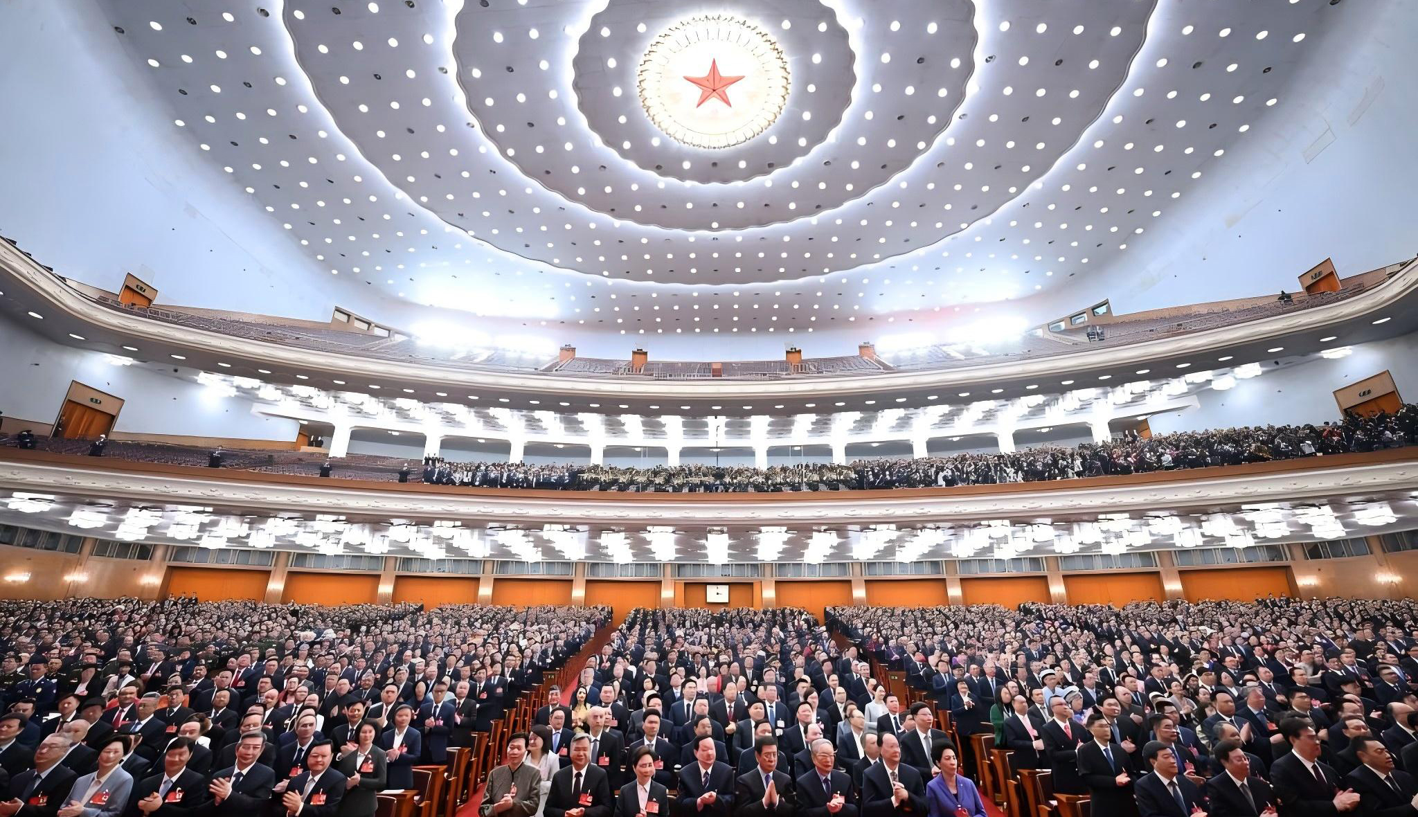十四届全国人大三次会议举行闭幕会