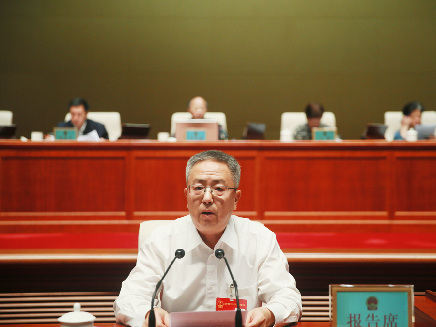 听取市人大财经委关于《北京市自动驾驶汽车条例（草案）》意见.jpg