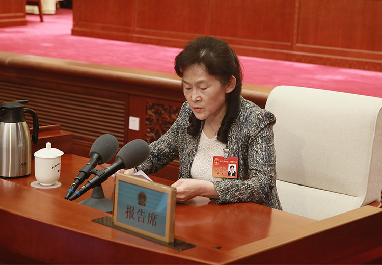 听取市人大民宗侨外委员会关于市十五届人大四次会议主席团交付审议的代表议案审议结果的报告