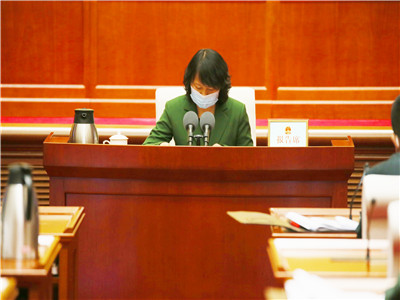 听取市人大法制委关于优化营商环境条例审议结果的报告