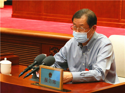 听取市人大财政经济委员会关于市十五届人大三次会议主席团交付审议的代表提出的议案审议结果的报告