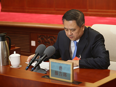 听取市人大常委会执法检查组关于检查《北京市实施〈中华人民共和国归侨侨眷权益保护法〉办法》实施情况的报告