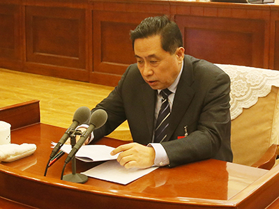 听取市人大常委会关于2018年市人大代表建议、批评和意见工作情况的报告