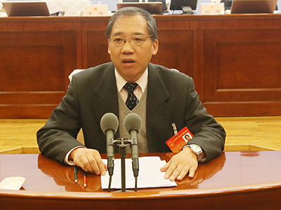 听取关于市人大常委会向市十五届人大二次会议所作的工作报告的说明