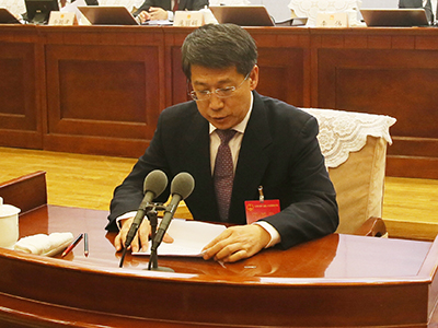 市监察委员会就提请的免职议案作说明