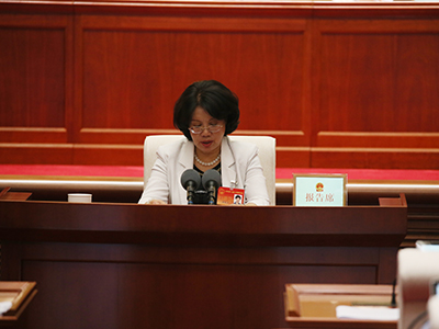 听取市人大城建环保委员会关于《北京市机动车和非道路移动机械排放污染防治条例(草案)》修改情况的报告