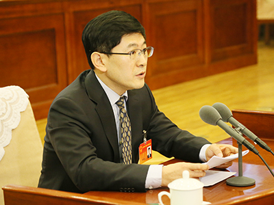 表决《北京市人民代表大会常务委员会关于修改〈北京市大气污染防治条例〉等七部地方性法规的决定(表决稿)》