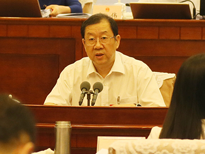 听取市人大财政经济委员会关于北京市2017年市级决算草案的审查结果报告