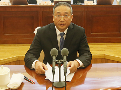 新当选副市长张家明作表态发言