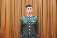 李毅
