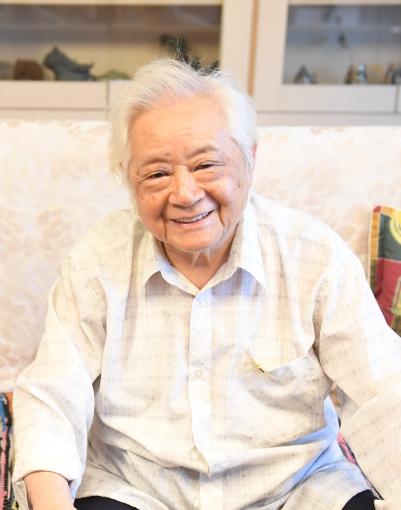 曾任毛主席纪念堂雕塑组组长，九旬老教授盛杨——“能领到‘光荣在党50年’纪念章，很光荣”