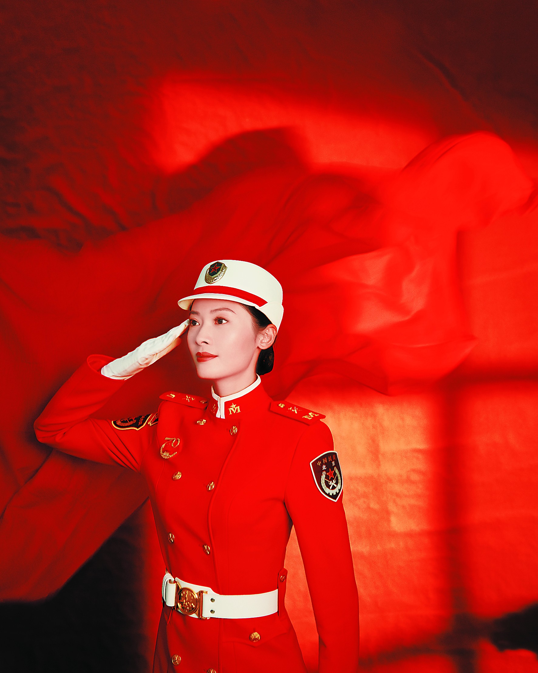 国庆70周年阅兵式女民兵方队领队、北京服装学院“90后”教师赵冰清 “我将在三尺讲台书写精彩人生”